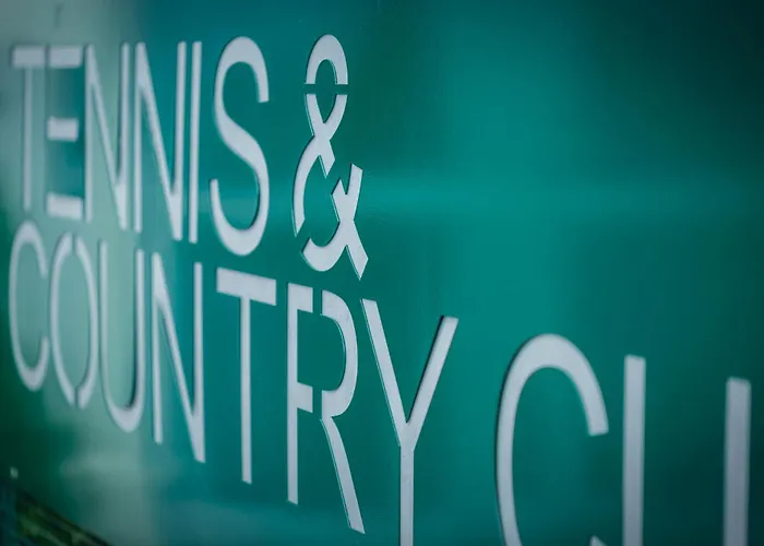 Tennis & Country Club Hotel